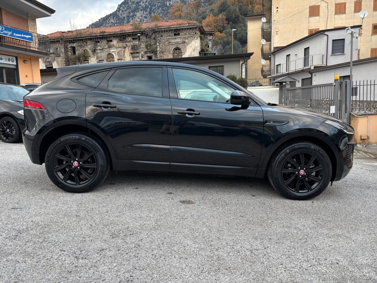 Jaguar E-Pace 2.0D 150 CV AWD R-Dynamic TOTAL BLACK my 20