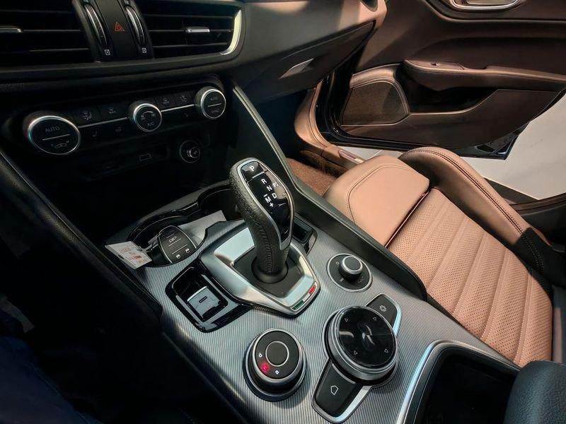 Alfa Romeo Giulia 2.2 Turbodiesel 210 CV AT8 AWD Q4 Veloce "KM ZERO"
