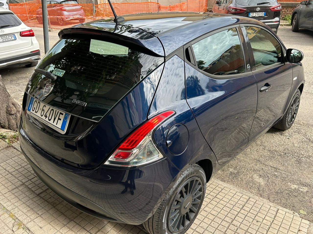 Lancia Ypsilon 1.0 FireFly 5 porte S&S Hybrid Ecochic Gold