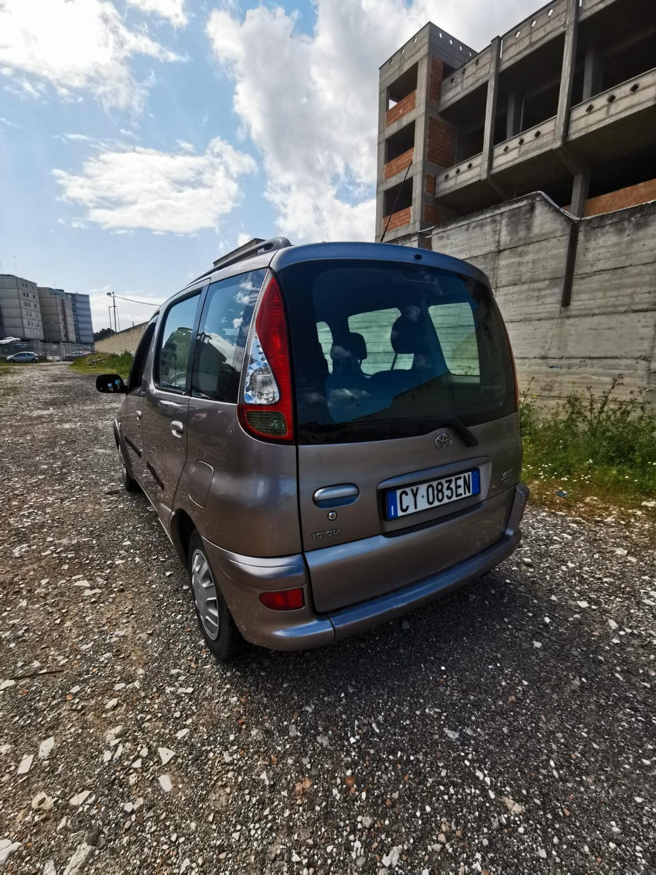 Toyota Yaris Verso 1.3i 16V cat Sol '03