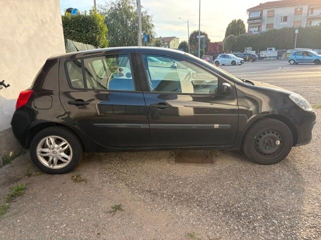 Renault Clio 1.2 16V 5 porte Confort NEOPATENTATI