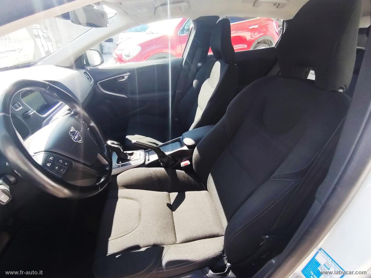 VOLVO V40 D2 1.6 Powershift Summum