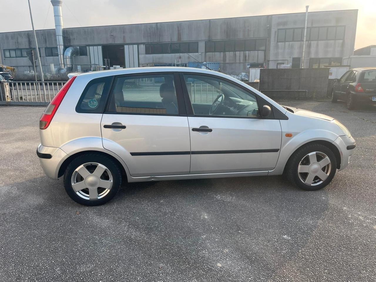 Ford Fiesta 1.2 5p. Neopatentati Unicoprop.