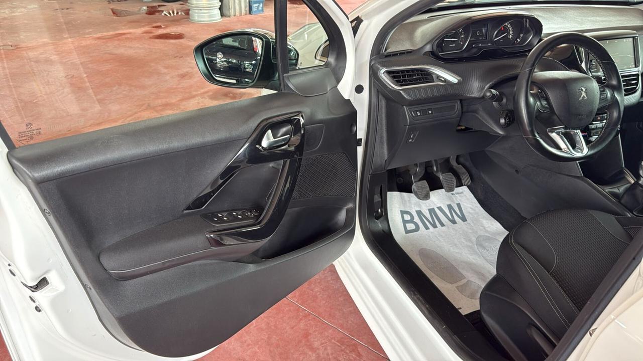 Peugeot 208 PureTech 82 5 porte Allure