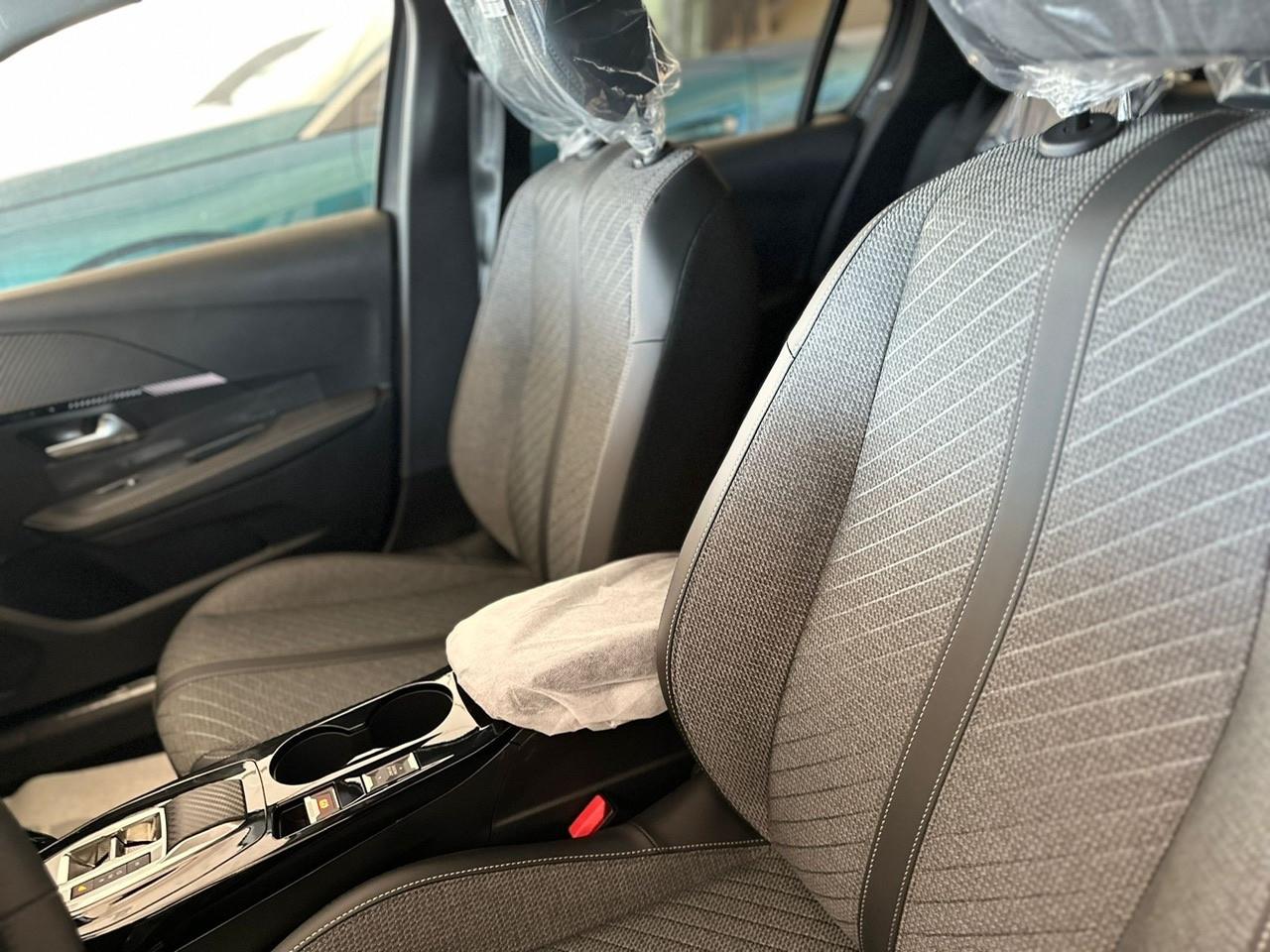 Peugeot 208 Hybrid 110 e-DCS6 Allure