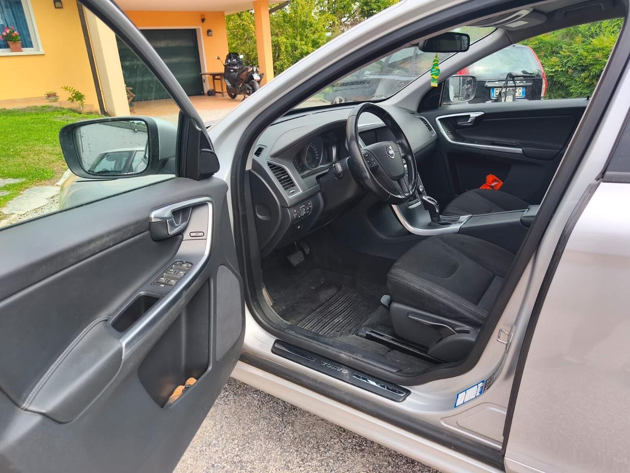 Volvo XC 60 XC60 D3 Geartronic Kinetic Accetto Permute