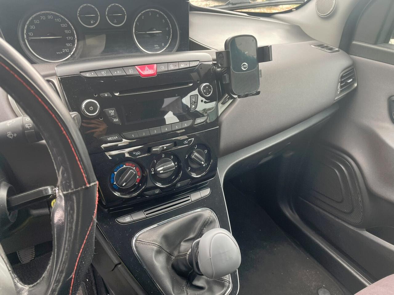 Lancia Ypsilon 1.2 Gold 69cv COMMERCIANTI