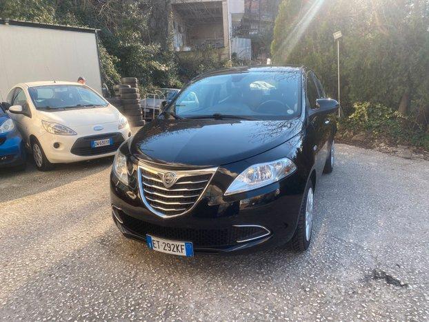 LANCIA YPSILON 1.3MJT 95CV 5 PORTE S&S SILVER.