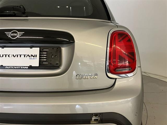 MINI Mini 5 Porte 1.5 Twin Power Turbo Cooper Essential