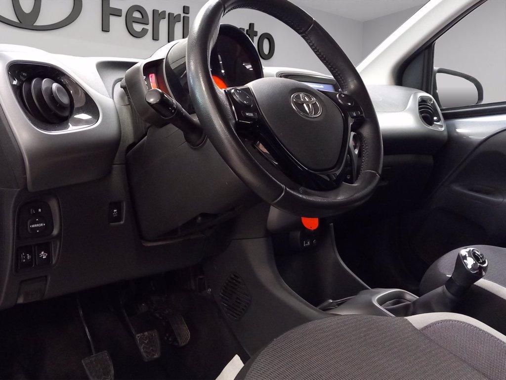 TOYOTA Aygo 5p 1.0 x-play 72cv del 2021