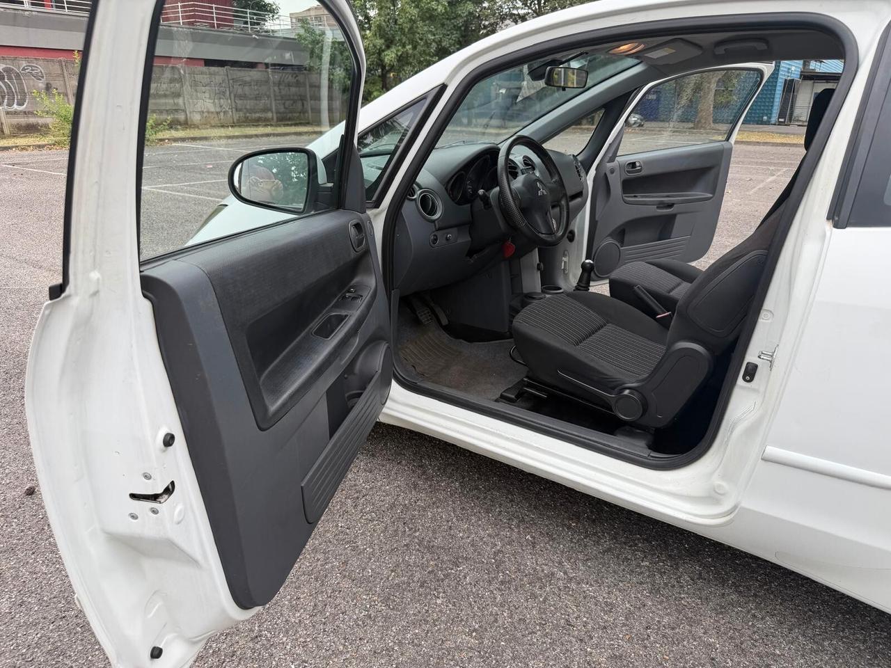 Mitsubishi Colt 1.3 16V 3p. Insport