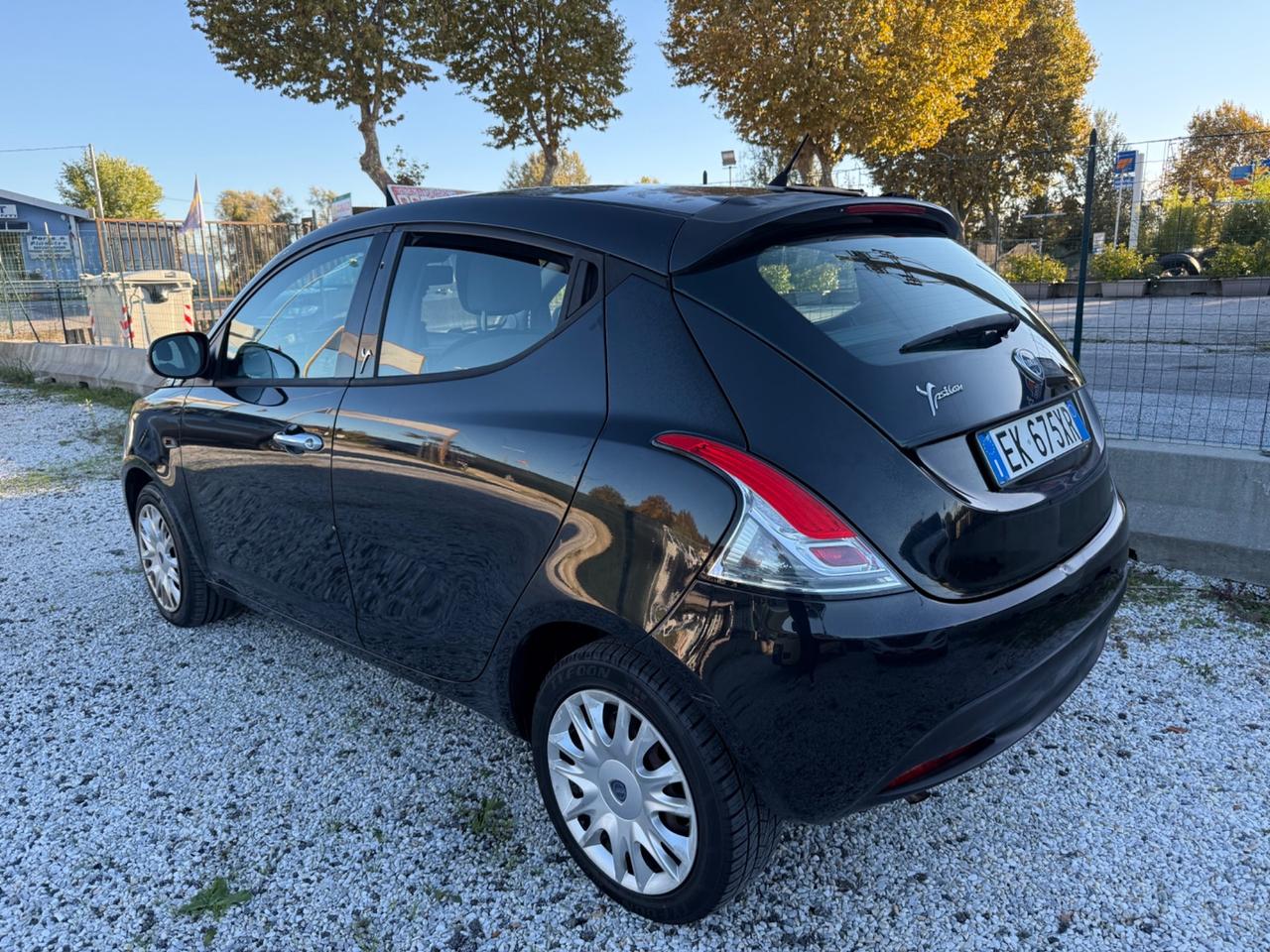 Lancia Ypsilon 1.2 69 CV 5 porte Platinum