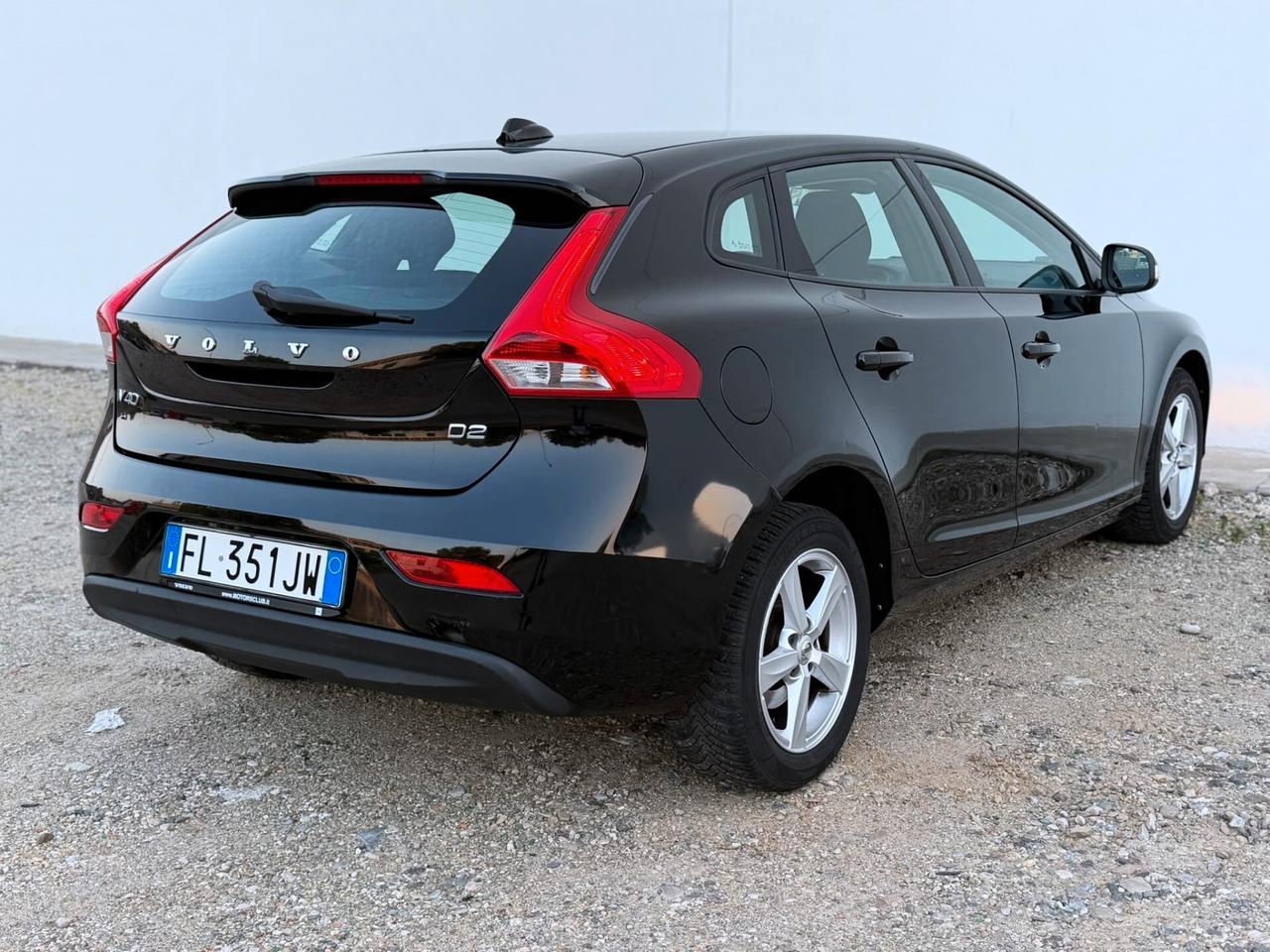 VOLVO V40 2.0 DIESEL D2 EURO6B