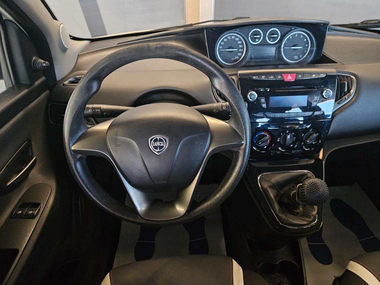 Lancia Ypsilon 2011 1.2 8v Elefantino s