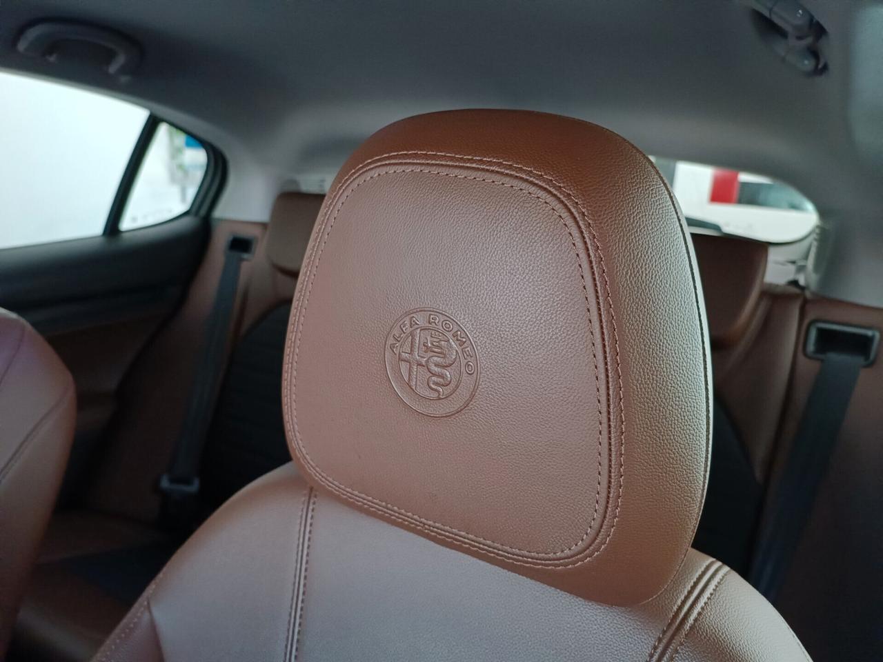 Alfa Romeo Stelvio 2.2 Turbodiesel 160 CV AT8 RWD Business