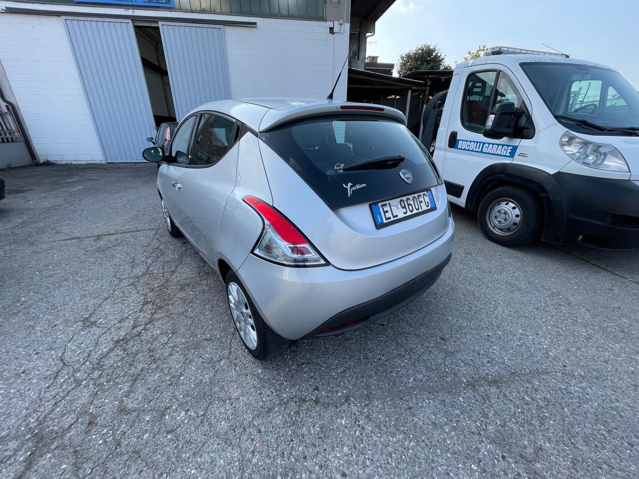 Lancia Ypsilon 1.3 MJT 16V 95 CV 5 porte S&S Silver