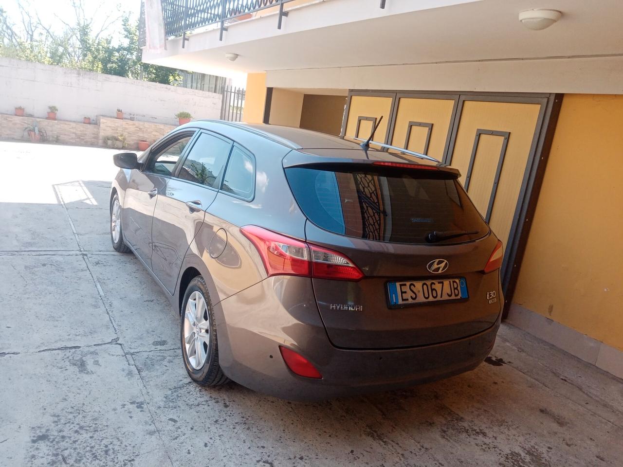 Hyundai i30 Wagon 1.6 CRDi Comfort 2013