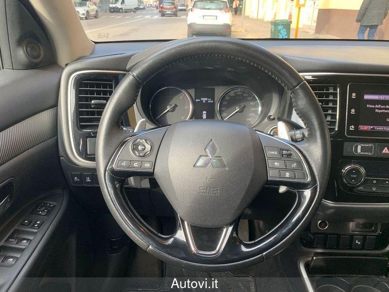 Mitsubishi Outlander Outlander 2.2 DI-D 4WD Instyle Plus SDA 7 posti (PROMO)