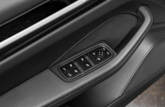PORSCHE Macan BOSE Panoramadach Surround View LED