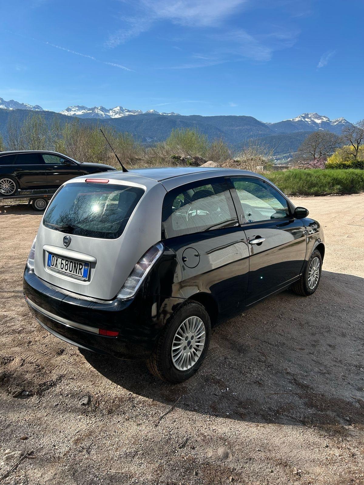 Lancia Ypsilon 1.2 Argento