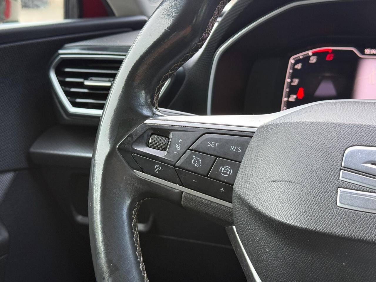 SEAT Leon 2021 2.0 TDI 115cv cambio manuale