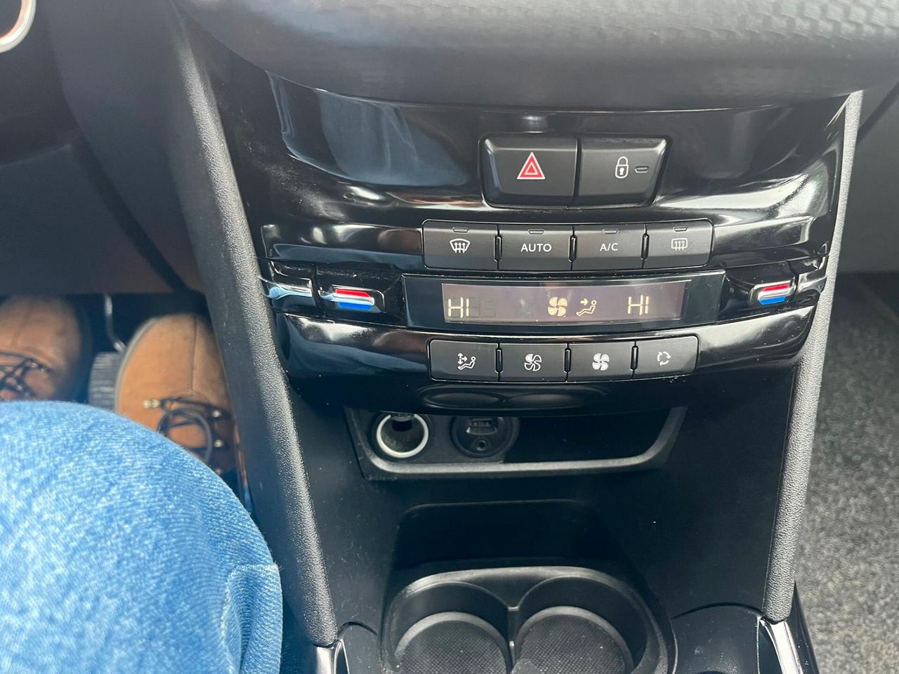 Peugeot 2008 1.6HDI FULLOPTIONAL 2017