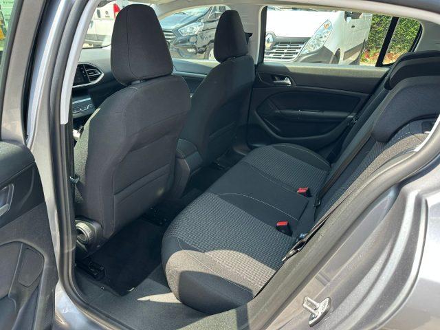 PEUGEOT 308 BlueHDi 130 S&S EAT8 Active Business