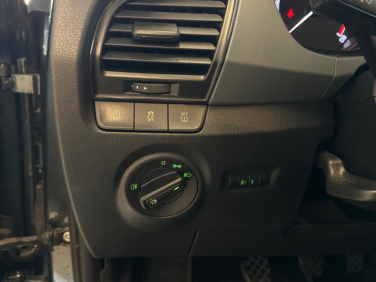 SKODA FABIA 1.0cc 60cv BENZINA NEOPATENTATI