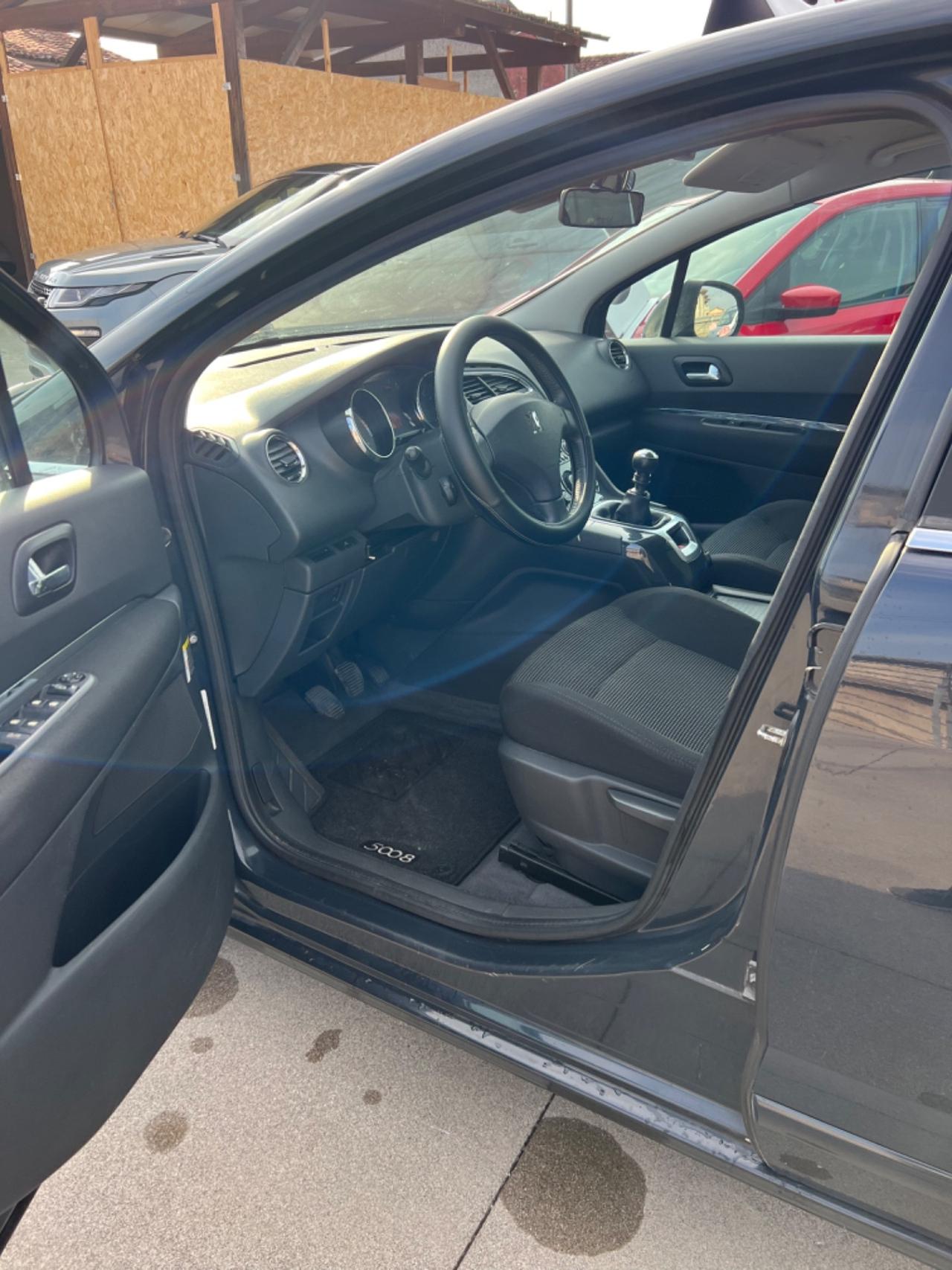 Peugeot 5008 1.6 HDi 112CV Premium