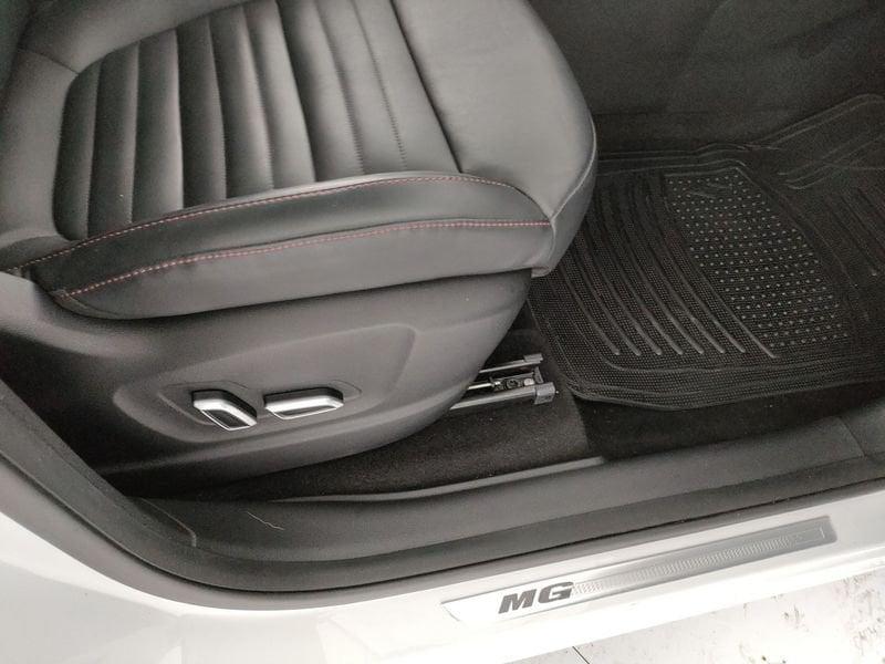 MG EHS Plug-in Hybrid Exclusive