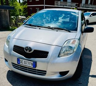 Toyota Yaris 1.0 3 porte Ok Neopatentati