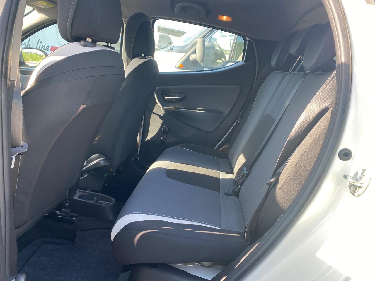 Lancia Ypsilon 1.2 69 CV 5 porte Gold