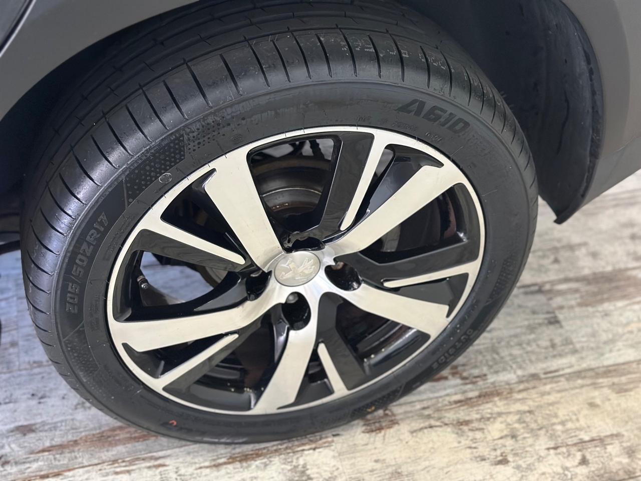 Peugeot 2008 1.5 BlueHDi 100 S&S Allure Ok Neopatentati