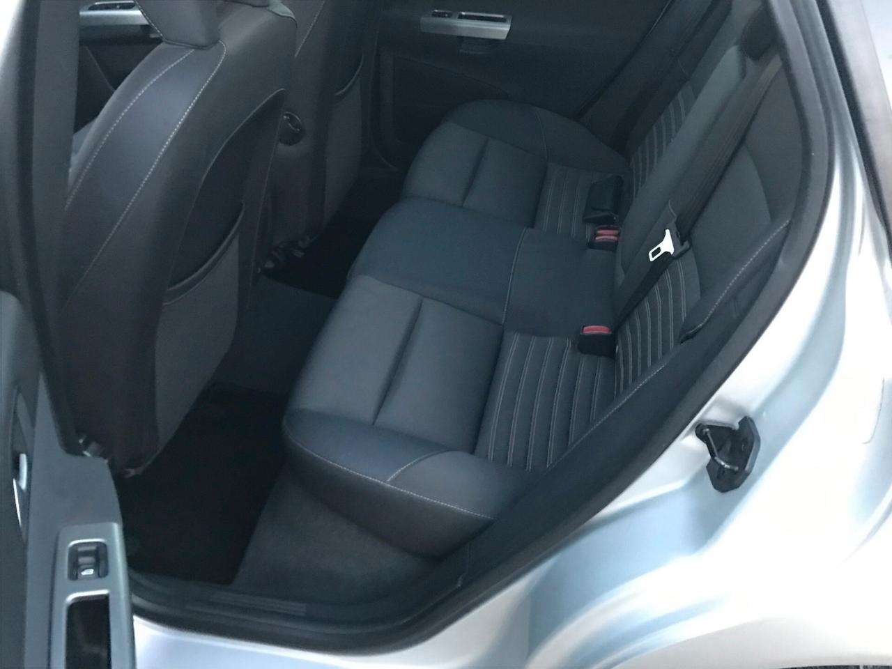 V50 2.0d Momentum automatica cerchi da "17"