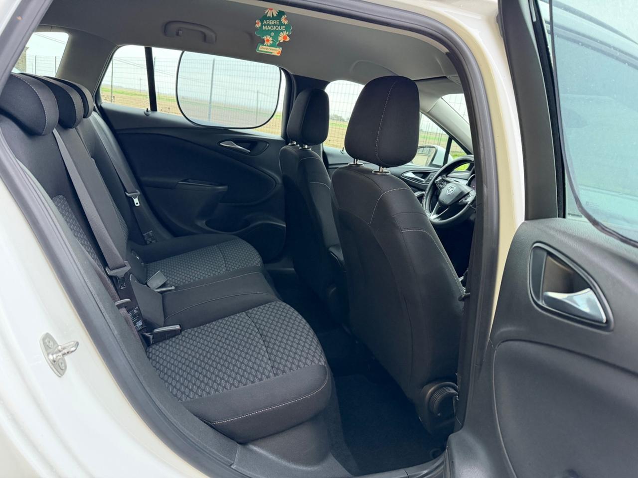 Opel Astra 1.6 CDTI Sports Tourer Cosmo