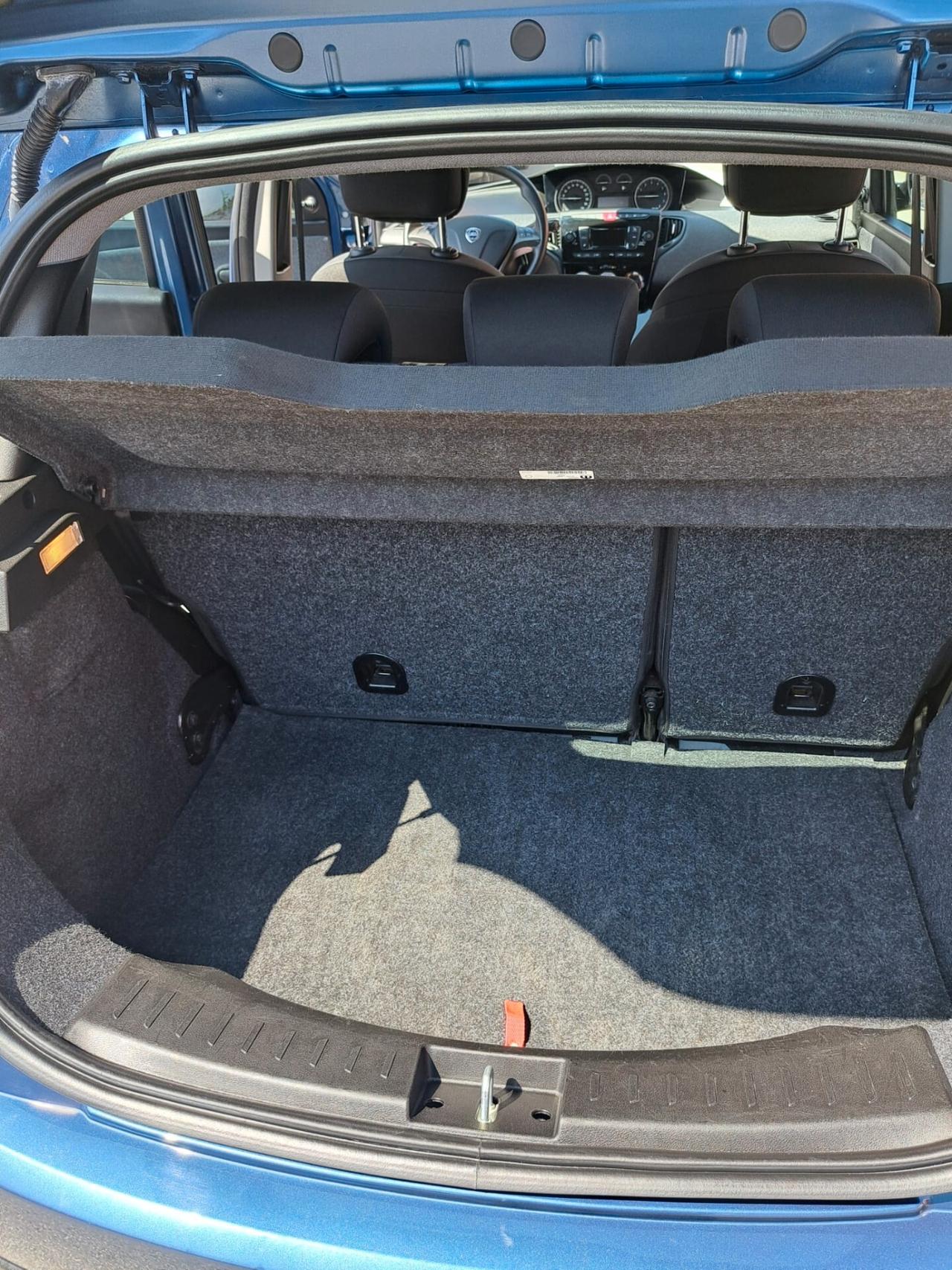 Lancia Ypsilon 1.0 FireFly 5 porte S&S Hybrid Ecochic Silver PREZZO SENZA VINCOLI