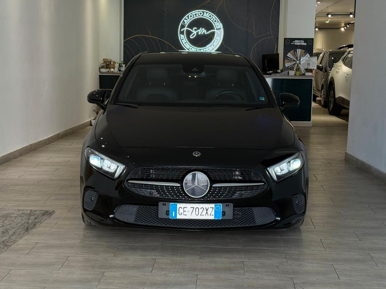 MERCEDES- BENZ A180d SPORT AUTOMATICA 2021 PACK LUCI