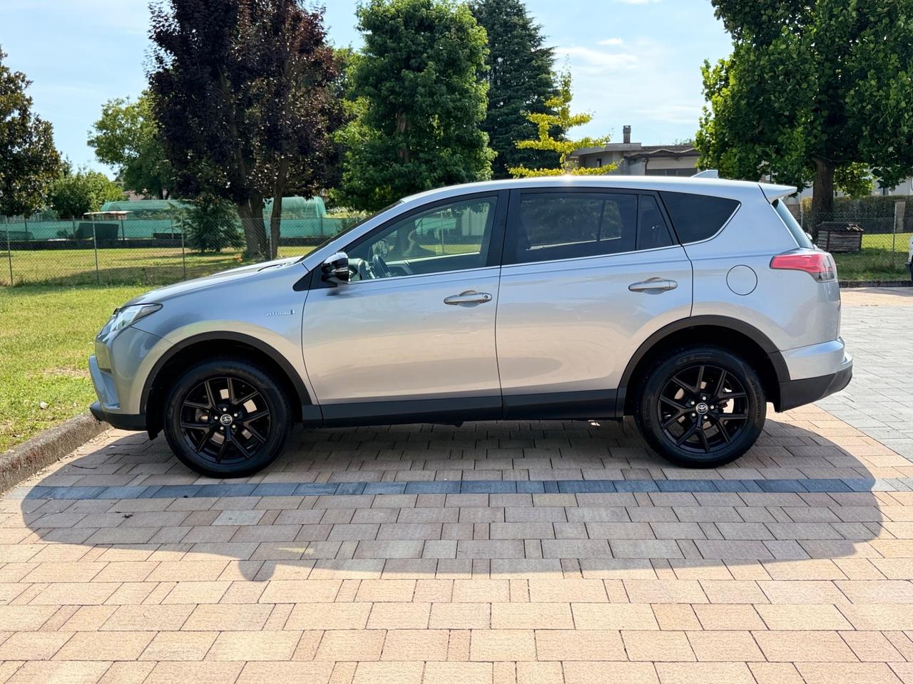 Toyota RAV 4 RAV4 2.5 HYBRID 2WD LOUNGE