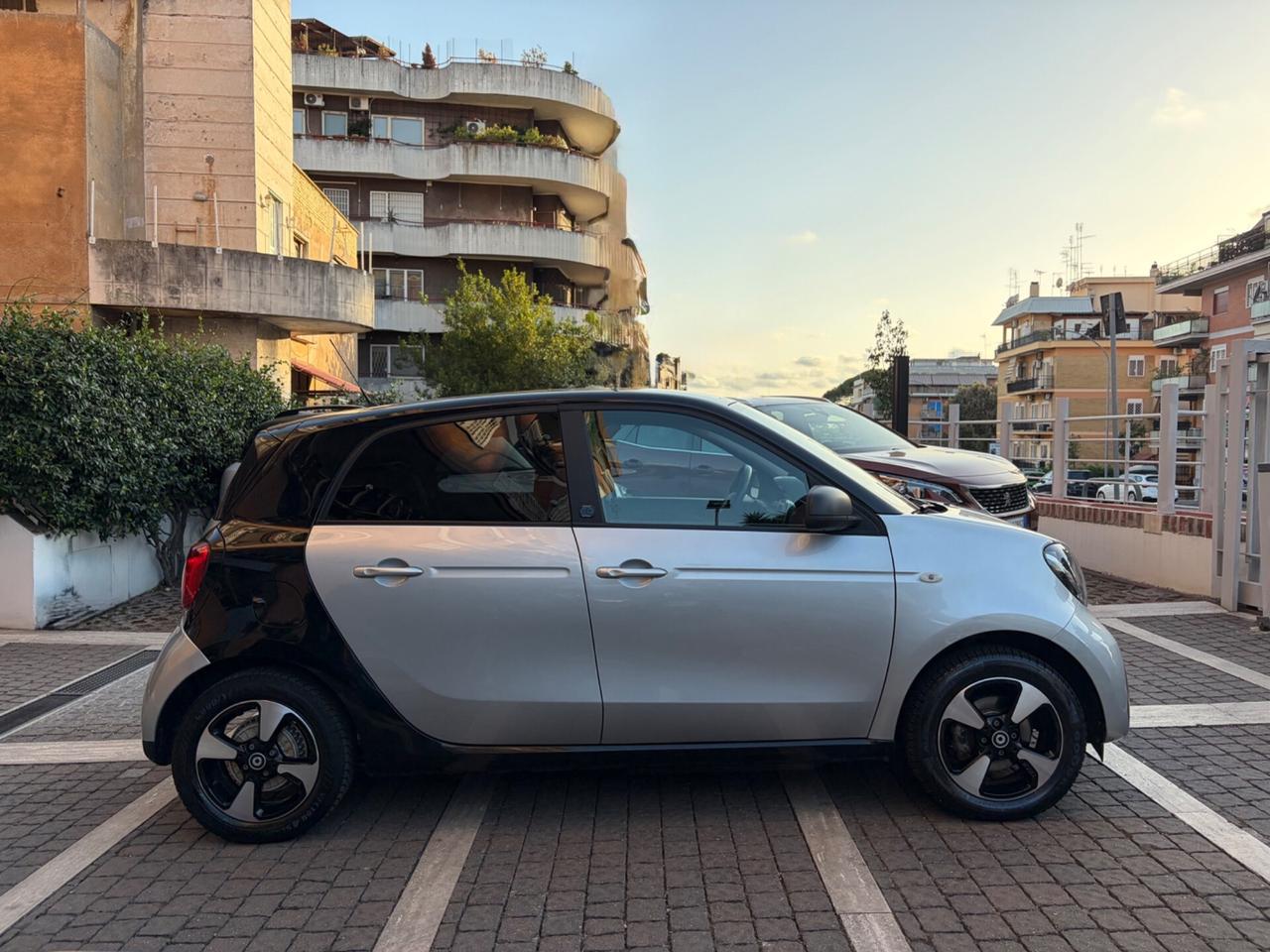 Smart ForFour EQ Passion 22Kw - Solo 25.116Km !!