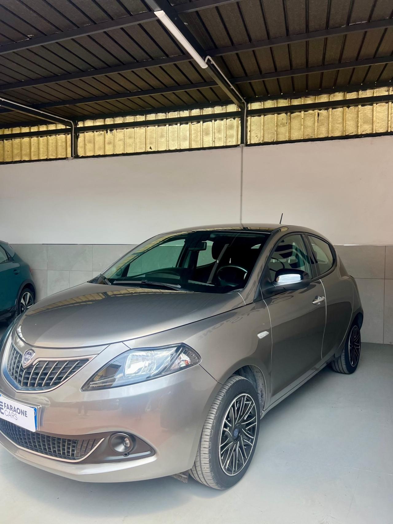 Lancia Ypsilon 1.0 FireFly 5 porte S&S Hybrid Gold Plus