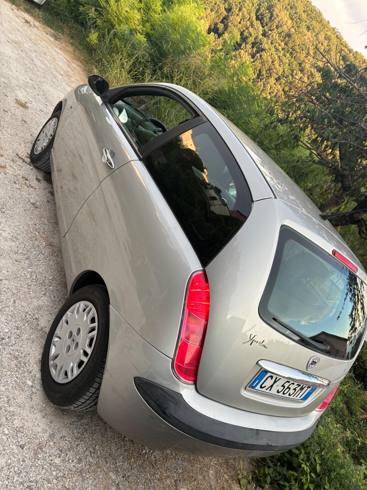 Lancia Ypsilon 1.2 16V Argento