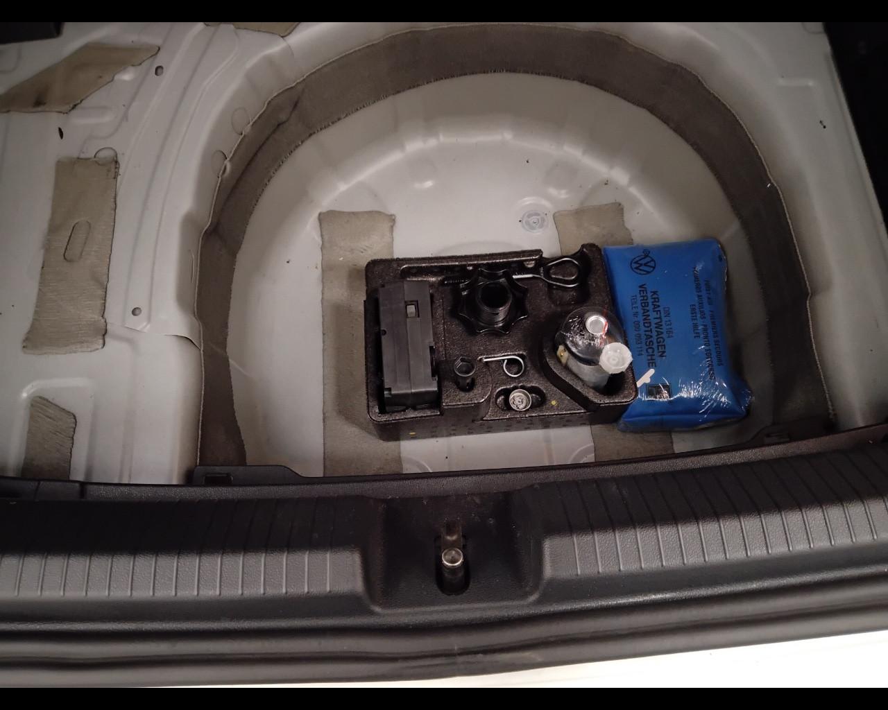 VOLKSWAGEN Polo VI 2022 - Polo 1.0 tsi R-Line 95cv