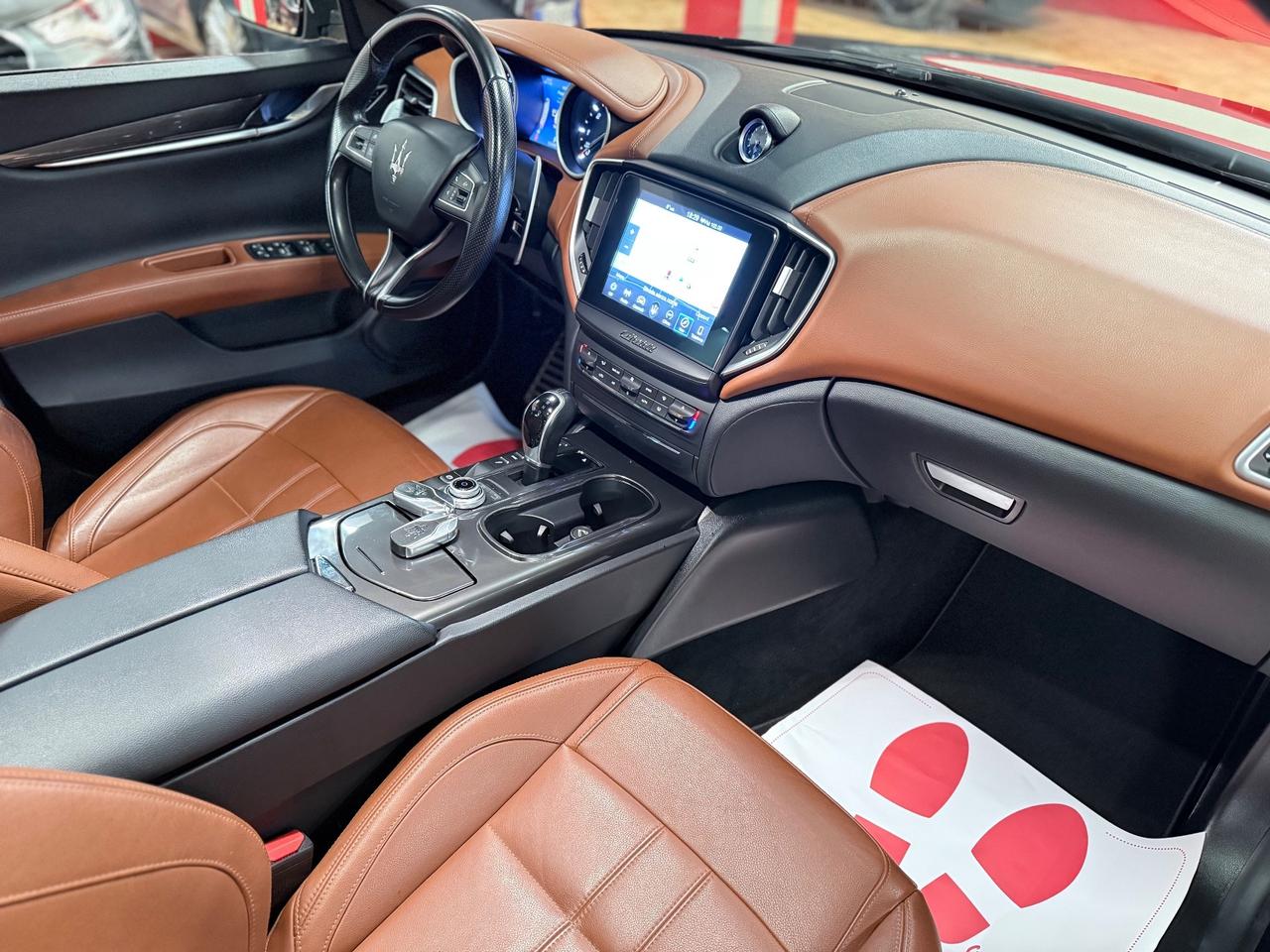 Maserati Ghibli V6 Diesel 275 CV Gransport Nerissimo