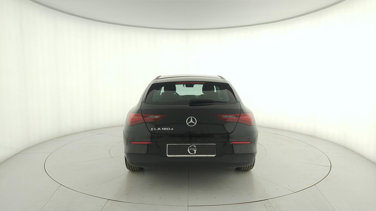 Mercedes-Benz CLA Shooting Brake 180 d Advanced auto