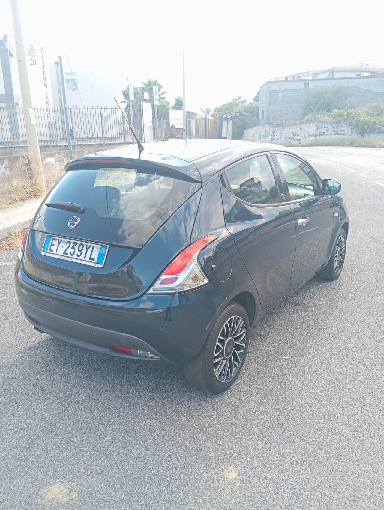 Lancia Ypsilon 1.2 69 CV 5 porte 30th Anniversary