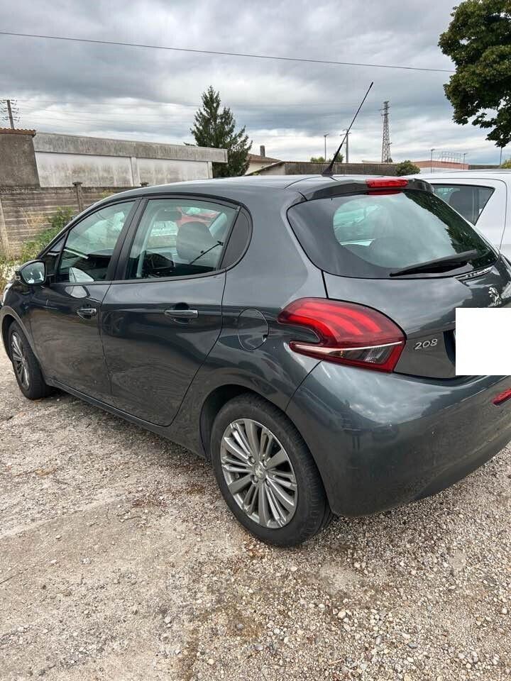 Peugeot 208 PureTech 82 5 porte Allure OK NEO PATENTATI