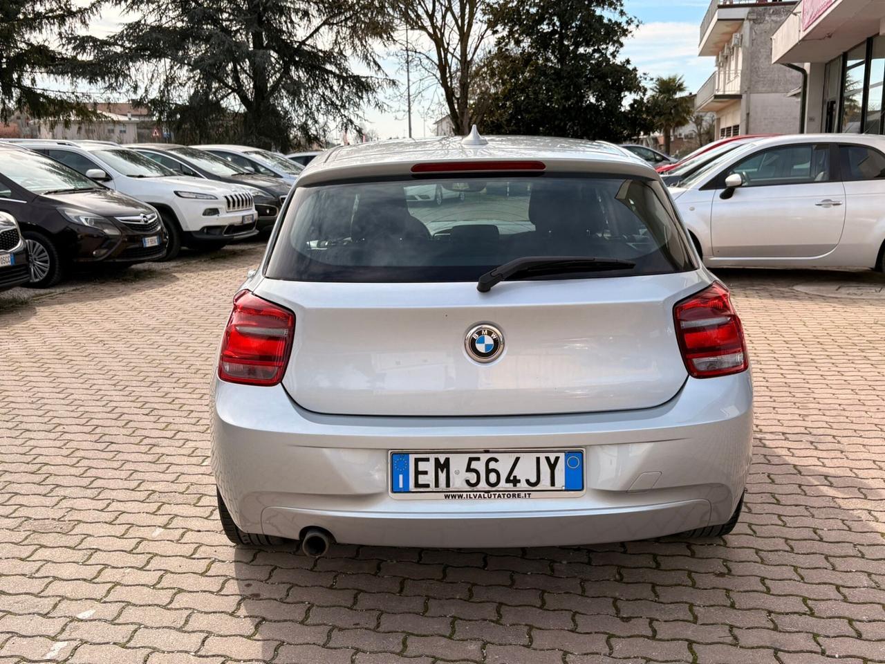 Bmw 116 116d 5p. Urban