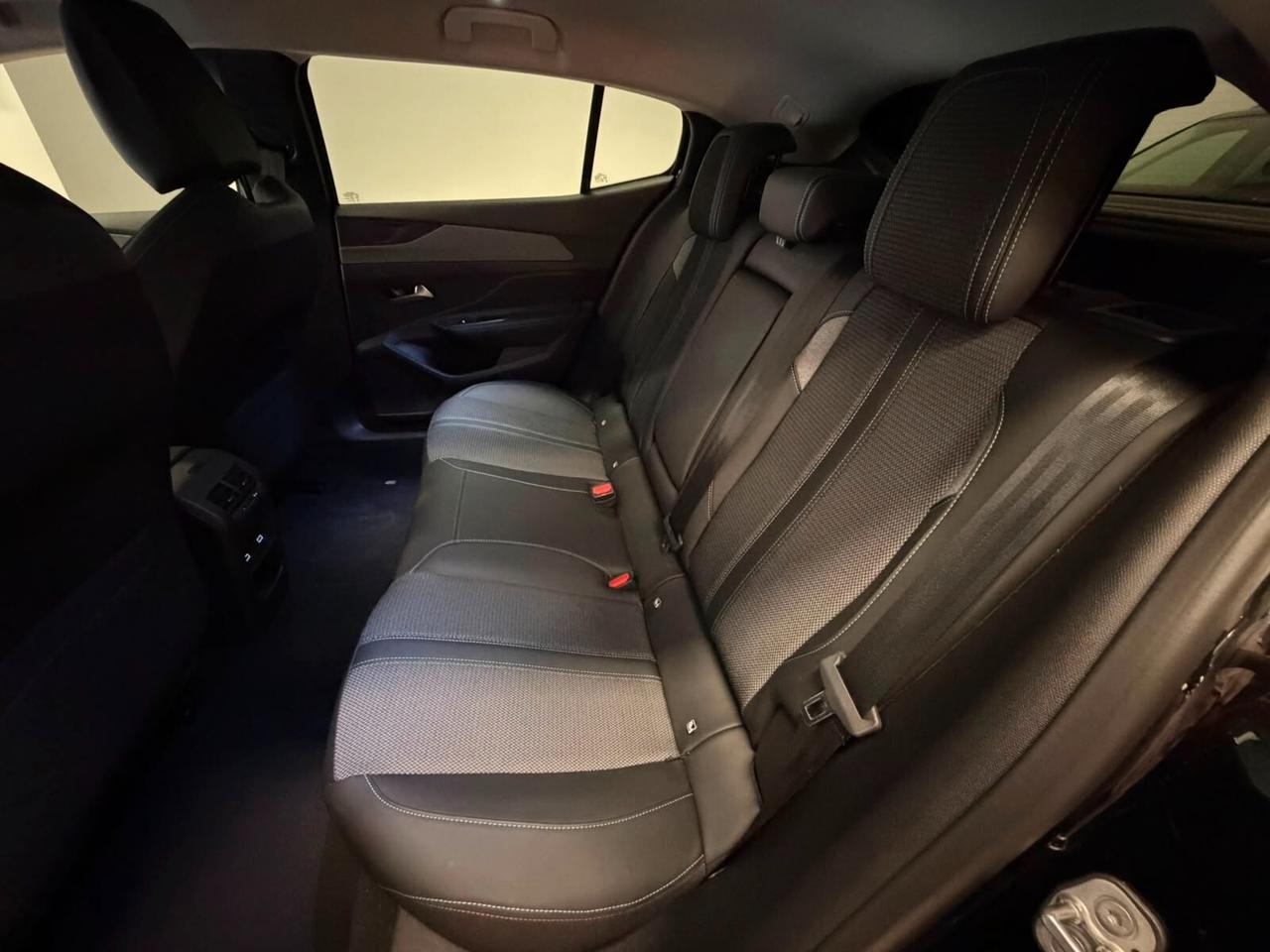 Peugeot 408 Hybrid 136 e-DCS6 Allure RATE A PARTIRE DA 255 € AL MESE