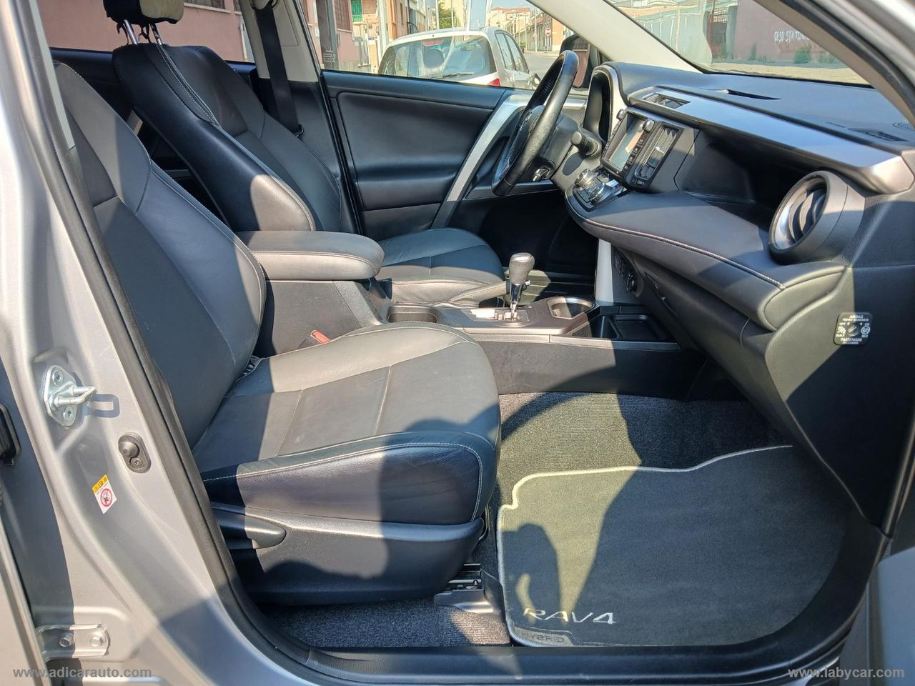 TOYOTA RAV4 2.5 Hybrid 2WD Lounge