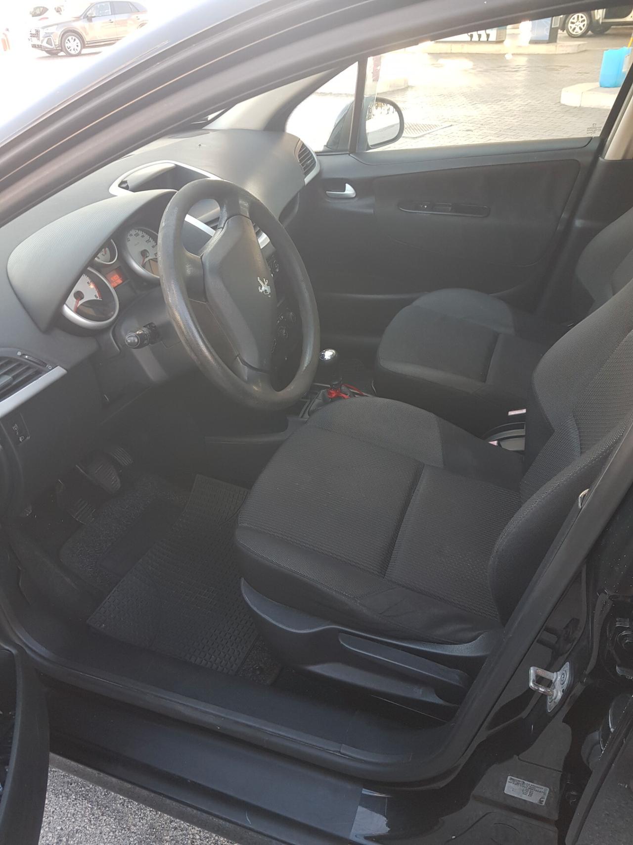Peugeot 308 1.6 HDi 90Cv anno 2009